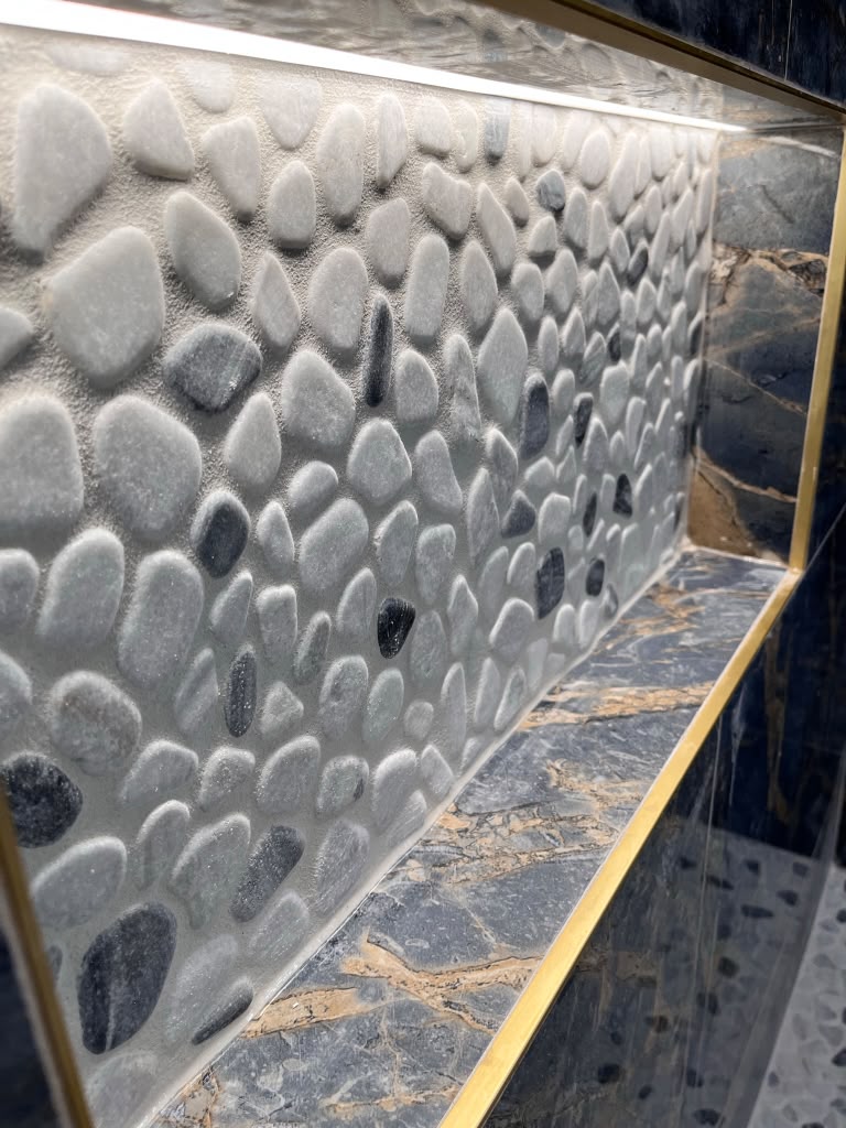 Pebble tile detail